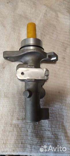 Цилиндр тормозной главный