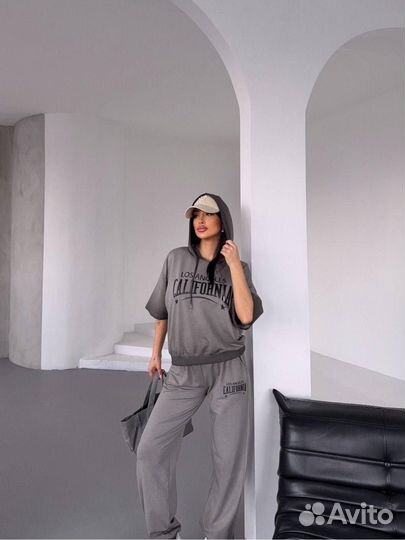 Костюм спортивный