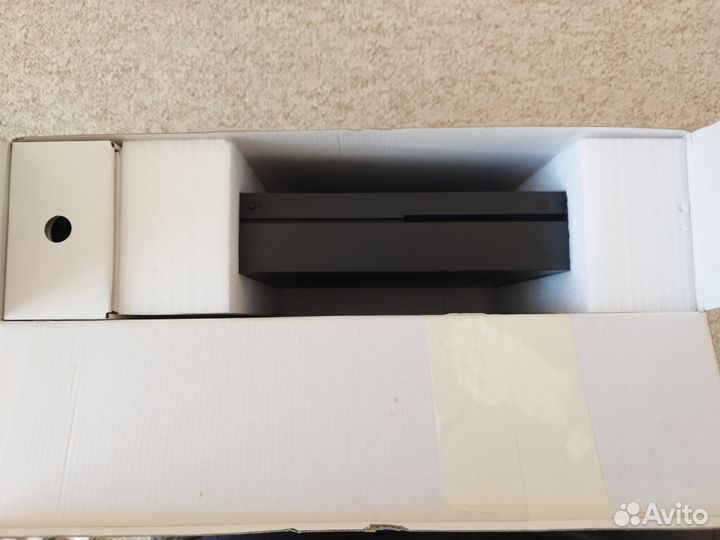 Xbox One x 1tb 4 k