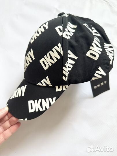 Бейсболка dkny