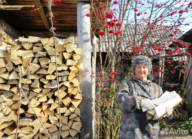 Какими опасностями может обернуться прибивание полочки на кухне или заготовка дров