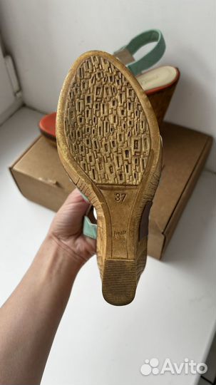 Сандалии женские
