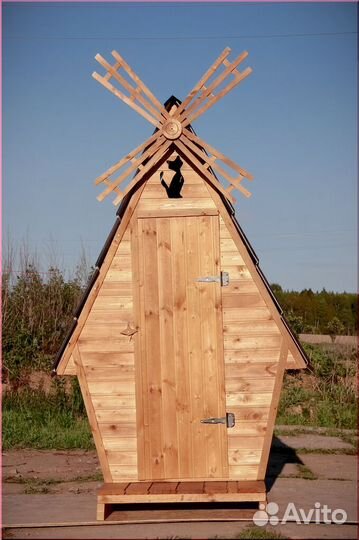 Уличный туалет деревянный HME557