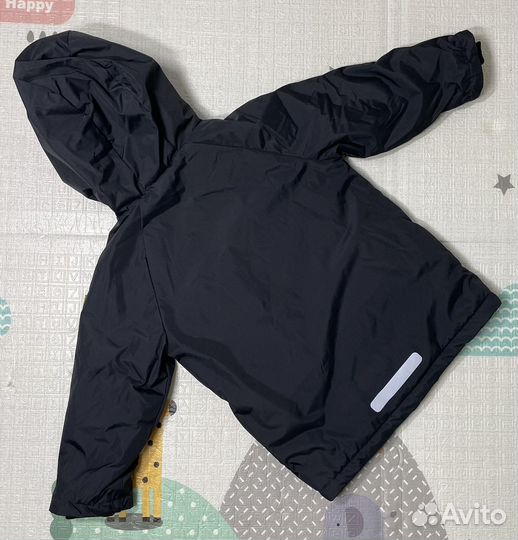 Демисезонная куртка для мальчика новая 128 размер