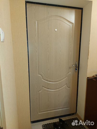Дверь входная железная б/у
