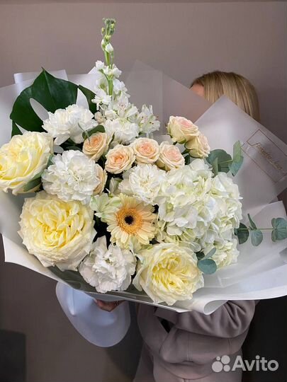 Цветы доставка. Живые цветы и букеты. Розы