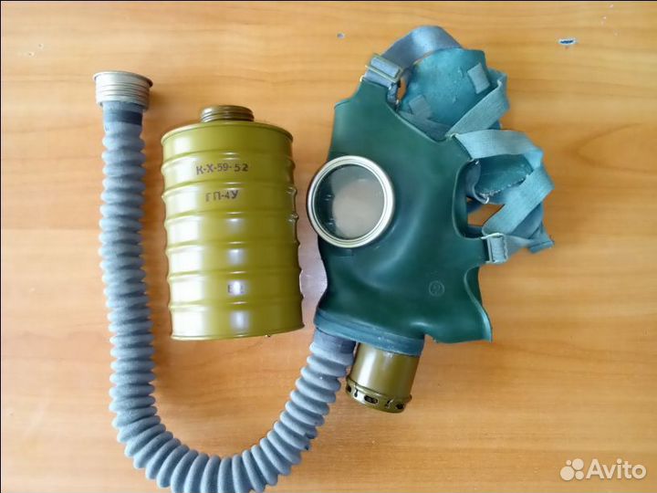 Два противогаза СССР: гп-4У и дп-6М одним лотом