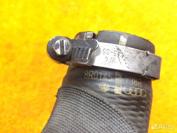 Патрубок интеркулера правый Audi Q5 8R cdnc 2010