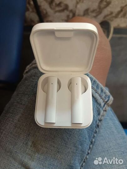 Беспроводные наушники Mi True Wireless 2