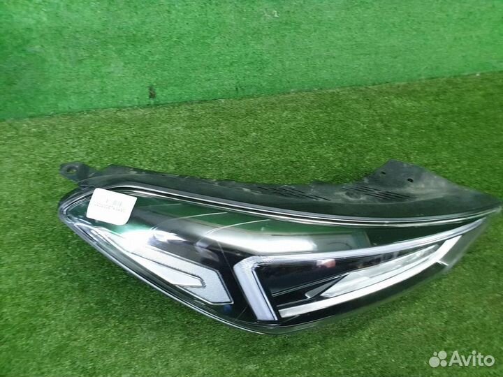 Фара правая Hyundai Tucson