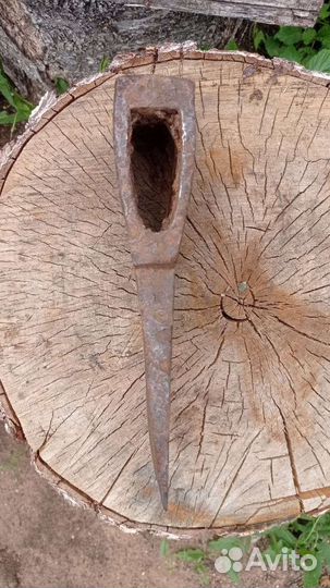 Топор старинный