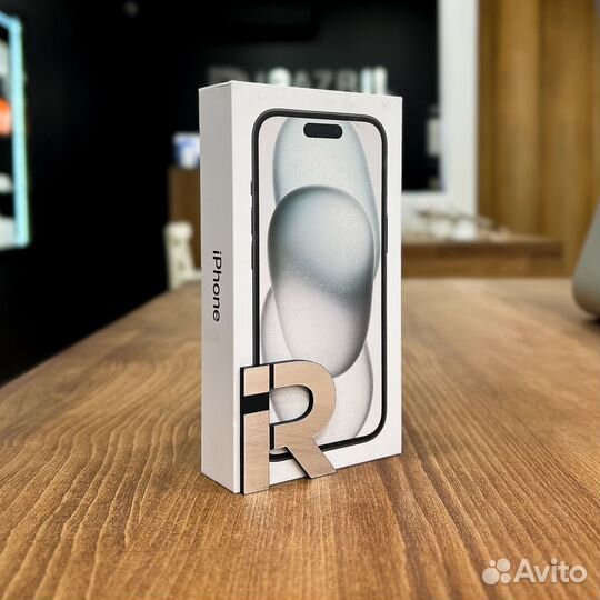 iPhone 15, 256 ГБ