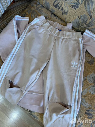 Спортивный костюм adidas