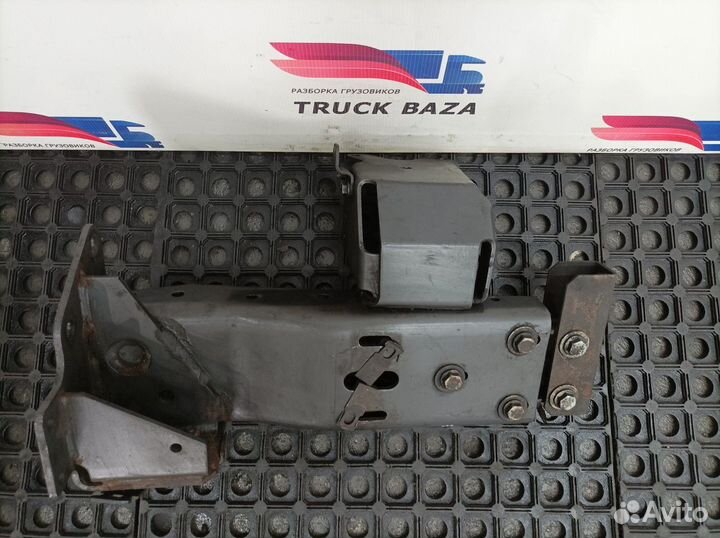 Кронштейн левой подножки Mercedes-Benz Actros