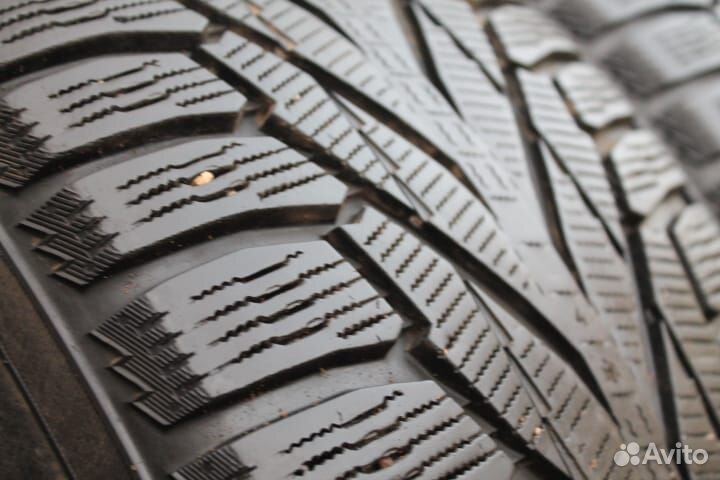 Nokian Tyres Hakkapeliitta R2 235/60 R18