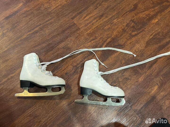Коньки фигурные детские 30 размер