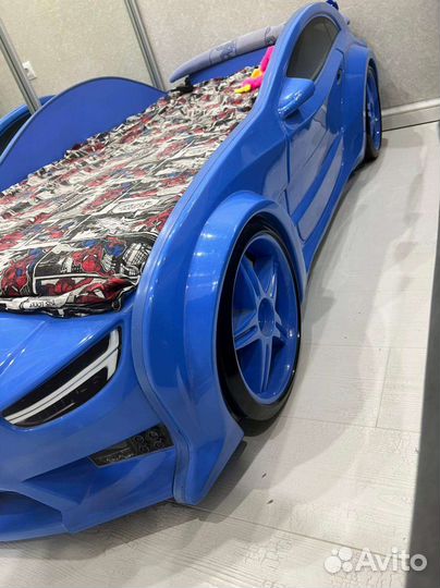 Детская кровать машинка