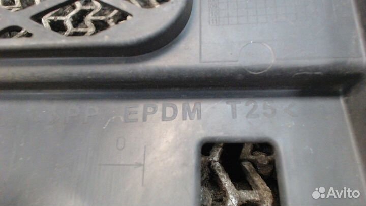 Решетка радиатора Land Rover Freelander 1, 2004