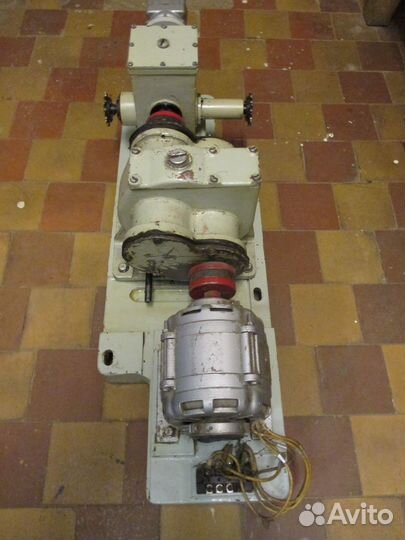 Вариатор с тахометром и червячным редуктором