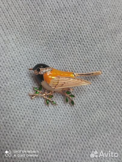 Брошь Значок Новый