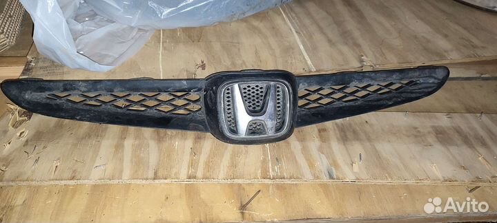 Решетка радиатора honda fit