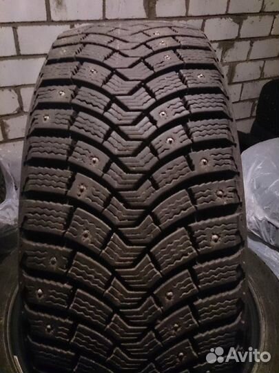 Michelin Latitude X-Ice XI2 235/45 R18
