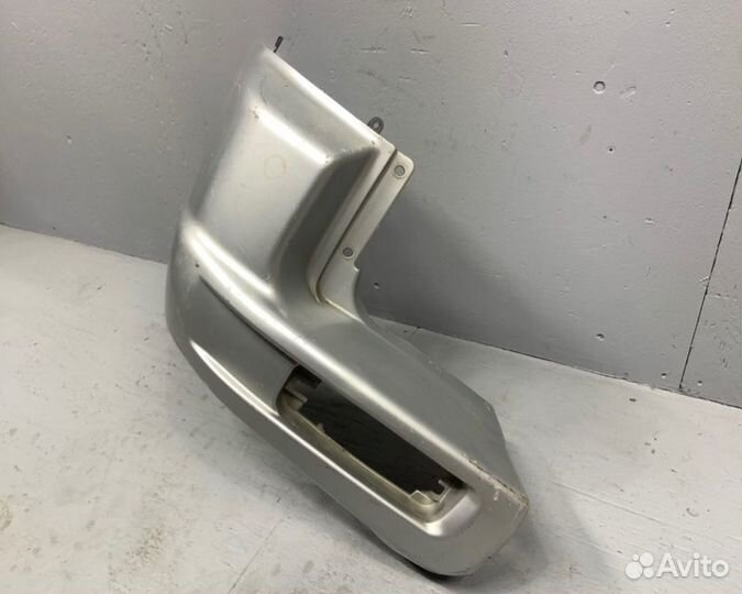 Бампер задний левый Mitsubishi Pajero 3 V70