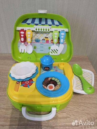 Детская посуда, муляжи еды