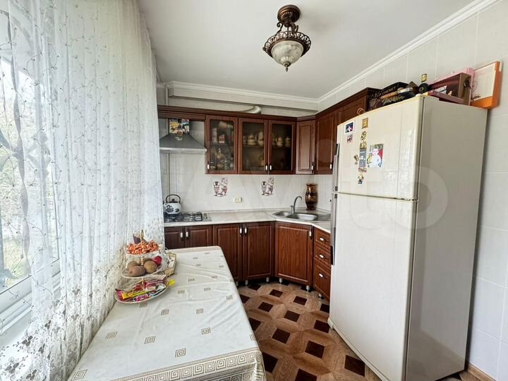 2-к. квартира, 54 м², 2/5 эт.