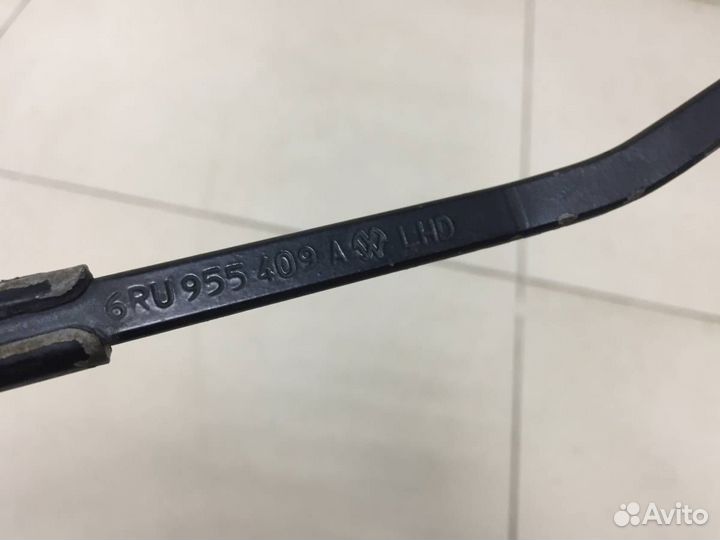 Поводок стеклоочистителя передний левый Volkswagen