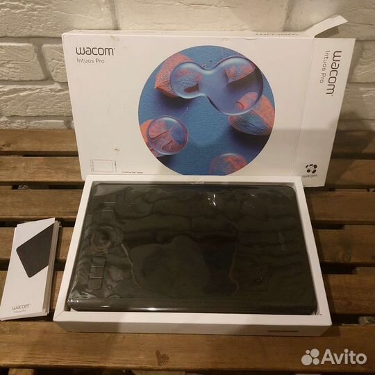 Графический планшет wacom intuos pro