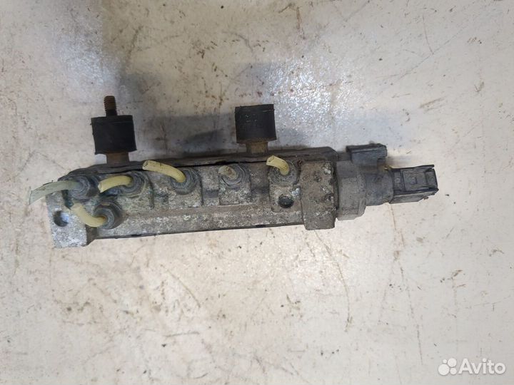 Блок клапанов Mercedes S W220, 2003