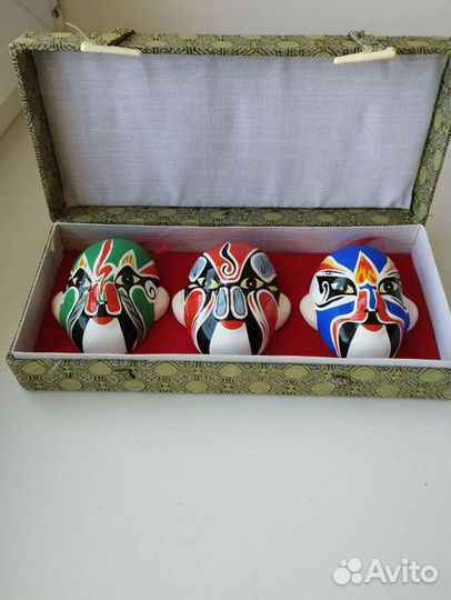 Маски китайские сувенирные