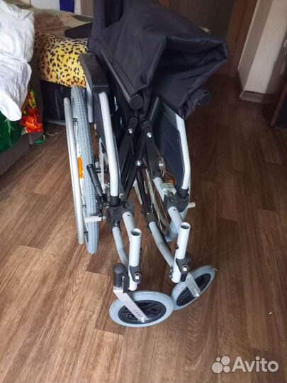 Инвалидная коляска новая