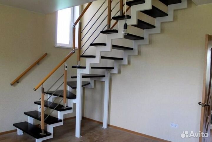 Прямая лестница на металлокаркасе