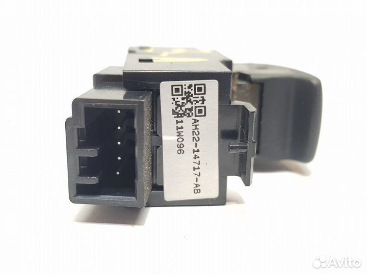 Кнопка стеклоподъемника задняя левая Land Rover