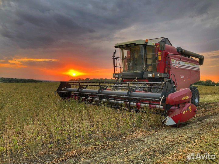 Комбайнер тракторист механизатор
