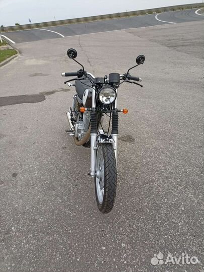 Yamaha SR400