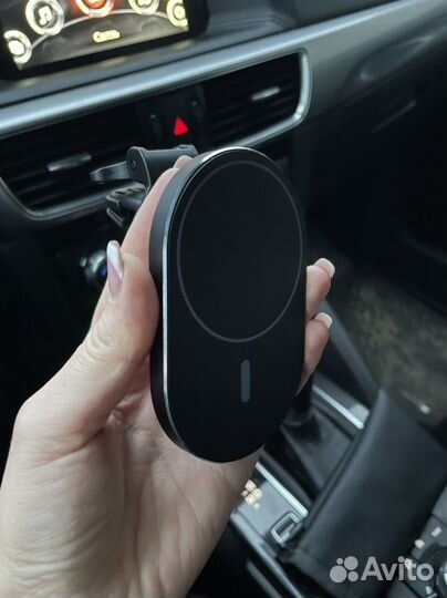 Держатель для телефона в машину