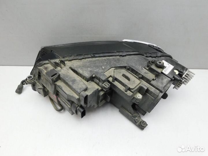 Фара правая Volkswagen Tiguan