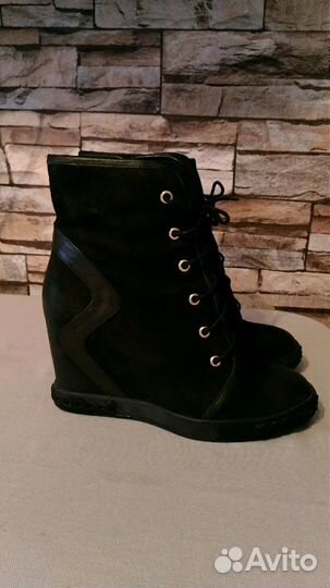 Ботильоны,на скрытой танкетке