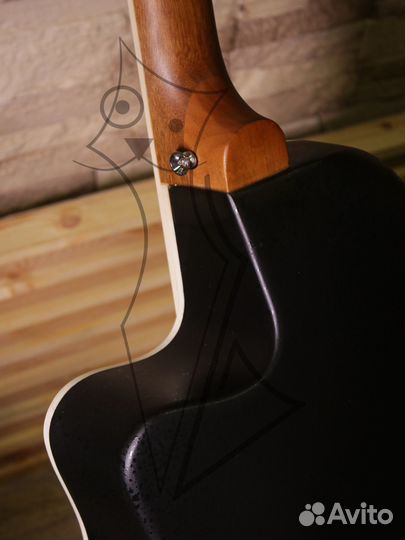 Электроакустическая гитара