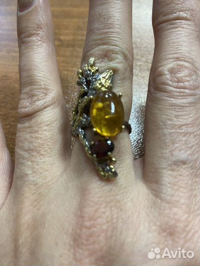 Серебряное кольцо Янтарь