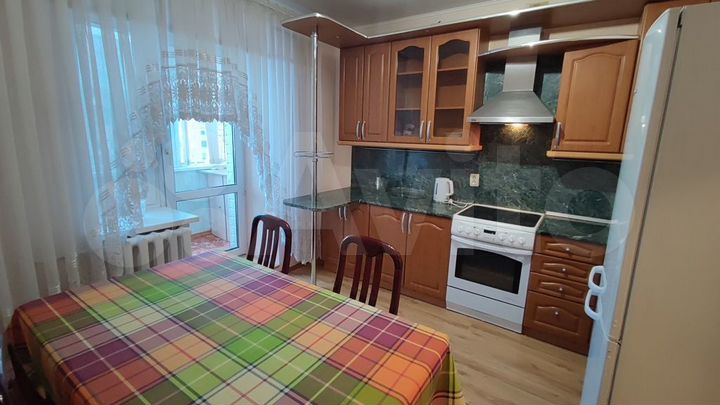 2-к. квартира, 80 м², 8/9 эт.