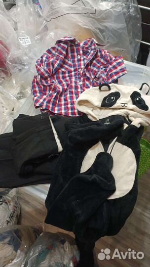 Одежда пакетом около 100 вещей.игрушки,обувь,книги