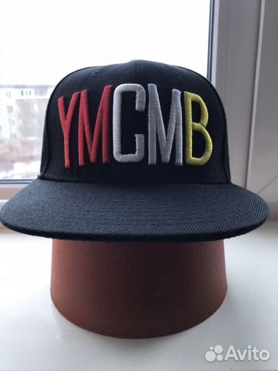 Кепка снэпбэк