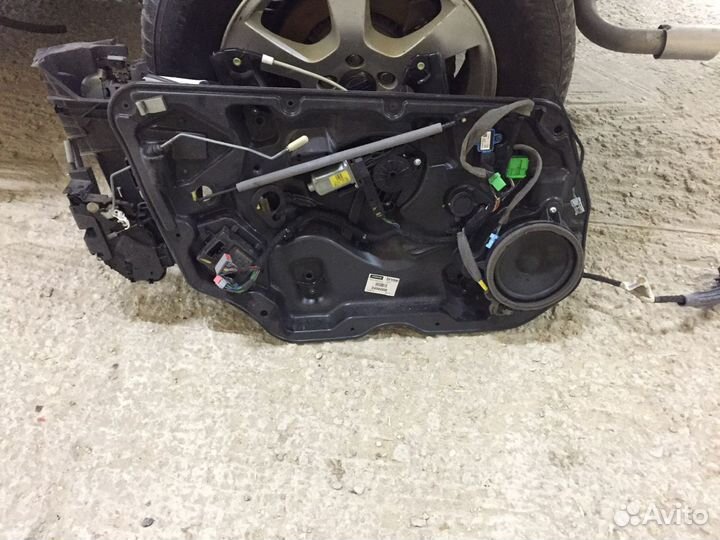 Стеклоподъемник наиVolvo Xc 60