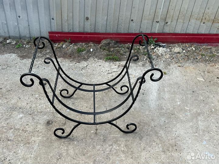 Дровница кованая