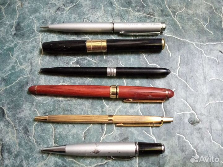 Ручка шариковая подарочная