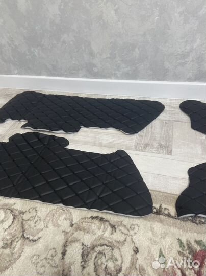 Вставки в дверные карты (обшивка)